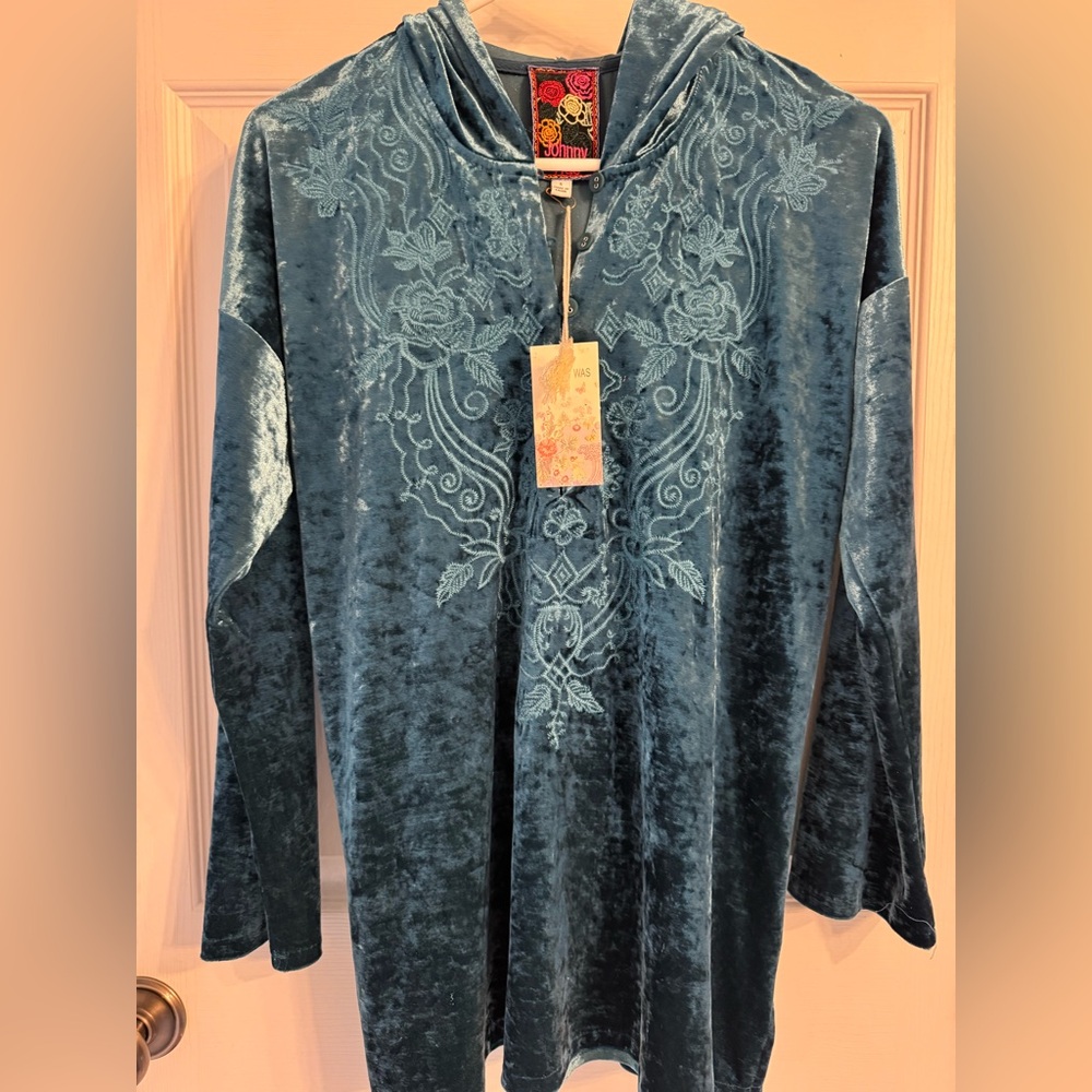 NWT SIZE SMALL Johnny Was Teal Blue Velvet Embroidered Long-Sleeve Top